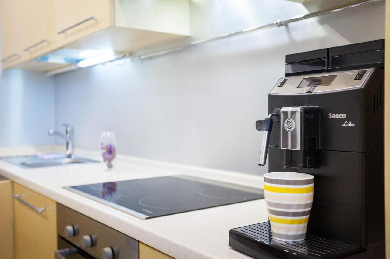 Navit Apartments With Breakfast, Near The Railway Station, The City Center And The Park เคียฟ ภายนอก รูปภาพ
