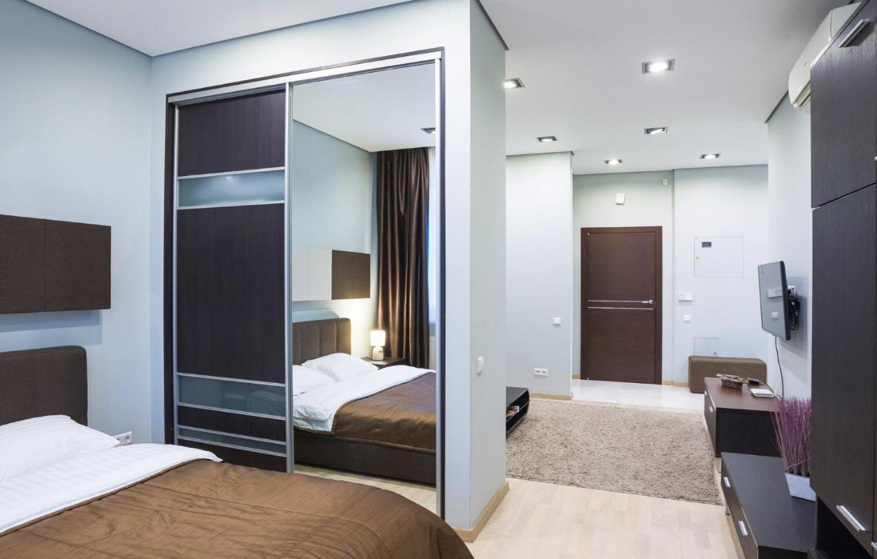 Navit Apartments With Breakfast, Near The Railway Station, The City Center And The Park เคียฟ ภายนอก รูปภาพ