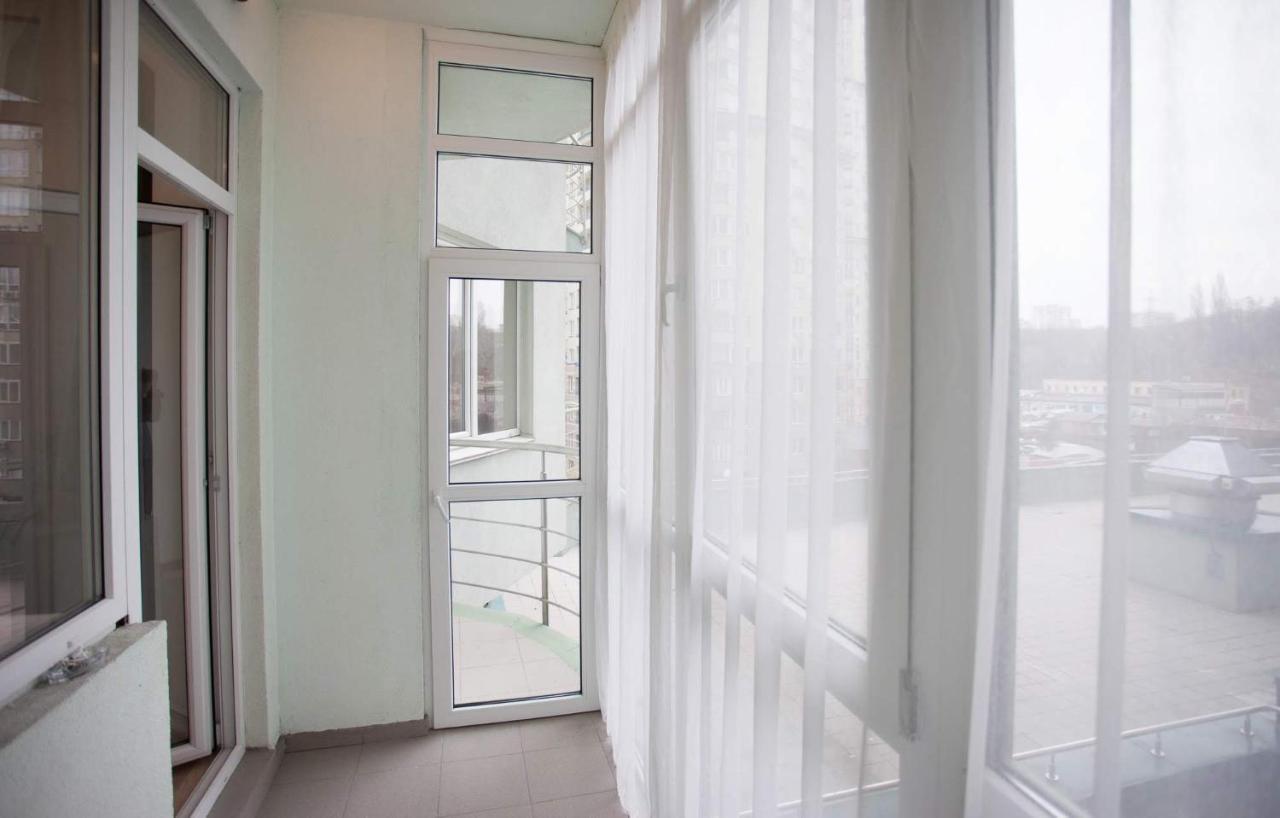 Navit Apartments With Breakfast, Near The Railway Station, The City Center And The Park เคียฟ ภายนอก รูปภาพ