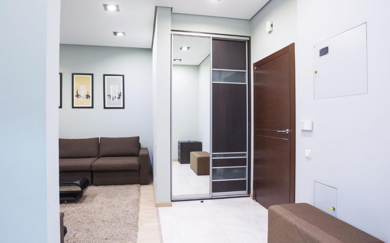 Navit Apartments With Breakfast, Near The Railway Station, The City Center And The Park เคียฟ ภายนอก รูปภาพ